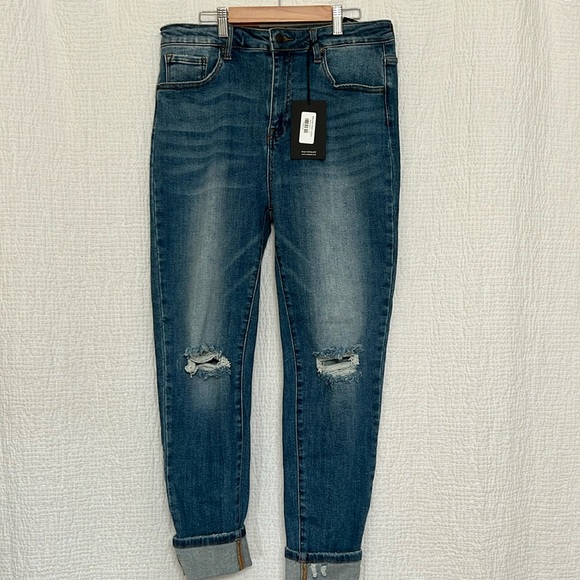 Women’s Risen Stylish Distressed Blue Jeans - Picture 1 of 10